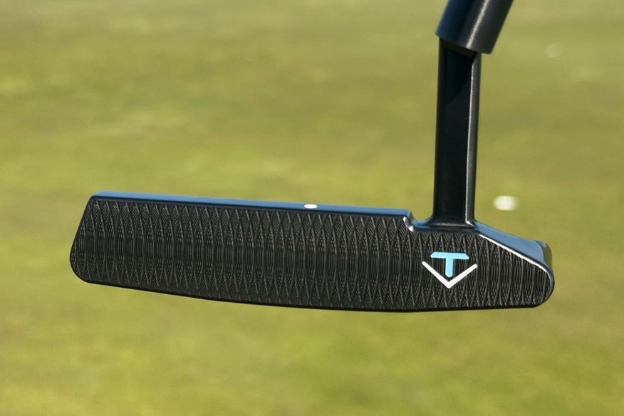 The Toulon Hollywood H1 putter is surprisingly stable and the feedback is amazing from the milled face